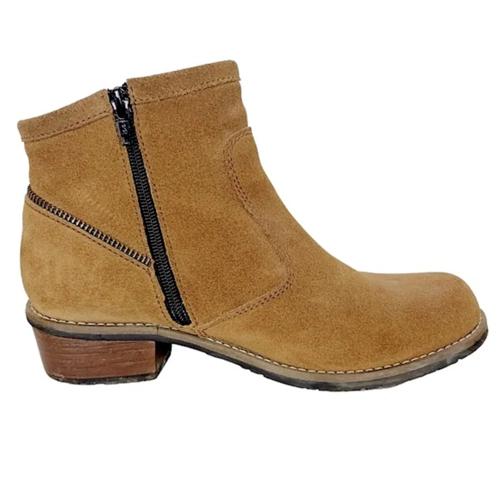 WOLKY Tan Suede Zipper Detail Ankle Bootie 284 558